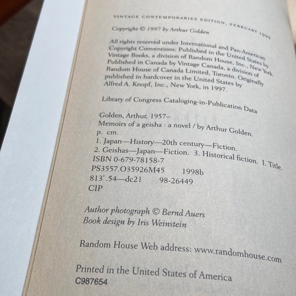 🦄 Memoirs Of A Geisha By Arthur Golden NWT - Picture 4 of 7